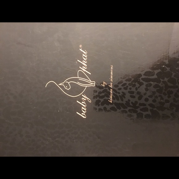 Size 8 1/2 heels - Picture 8 of 8